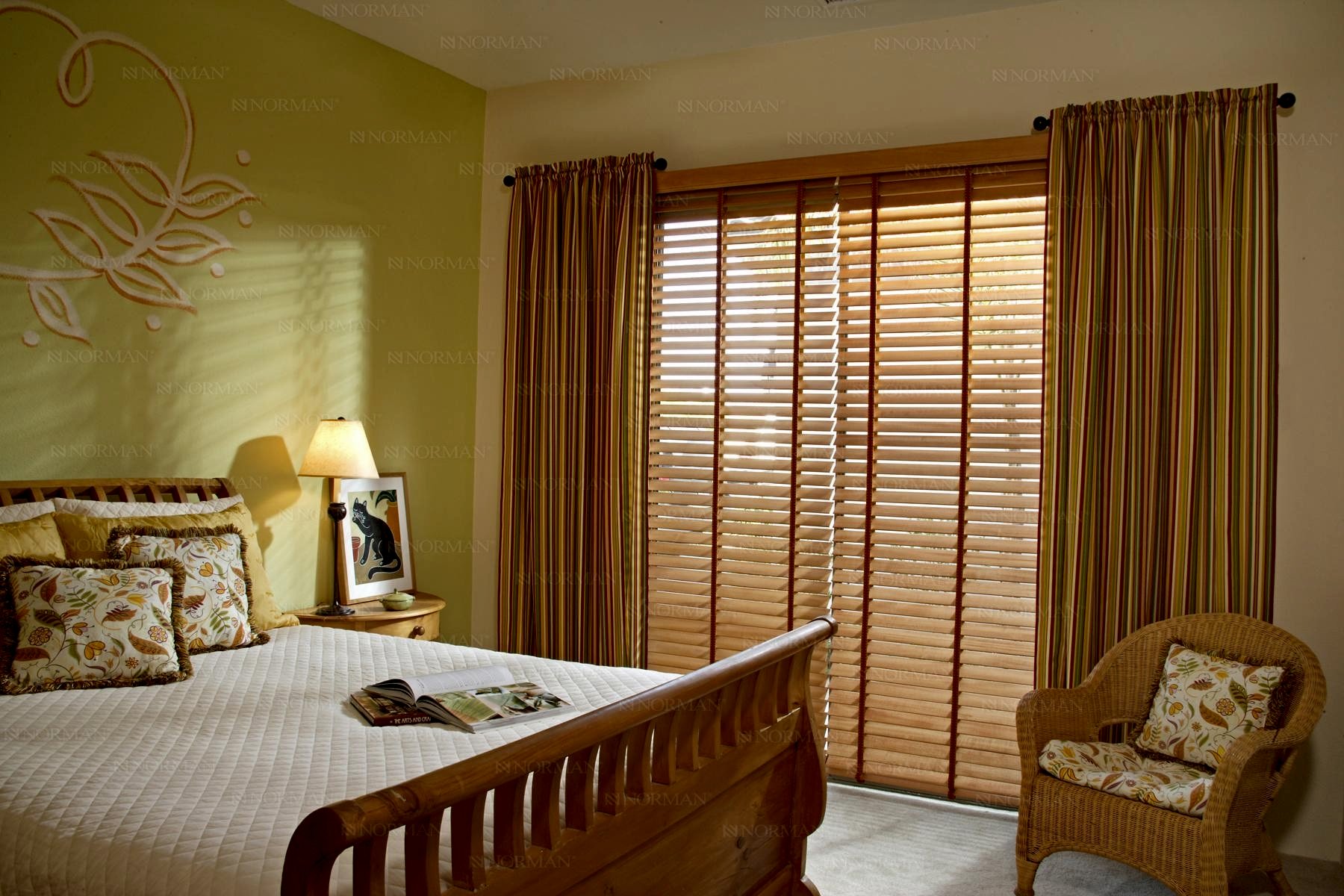 wood_blinds1